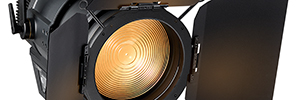 Martin ELP Manet 8f: luminaria Led Fresnel para escenarios y estudios