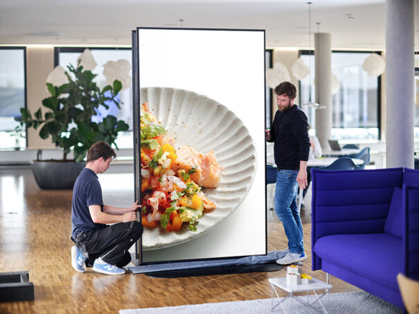 Sony Celexon y connectSignage quiosco premium