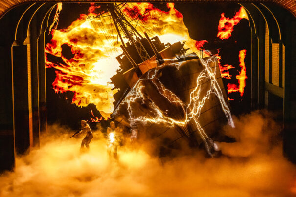 怪奇物语：第一个影子 MMurphy y EZimmerman INFiLED