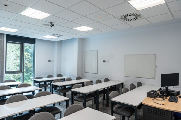 Magnetron Sennheser Universidad Metropolitana de Cardiff