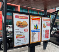 Peerless AV en Juici Patties