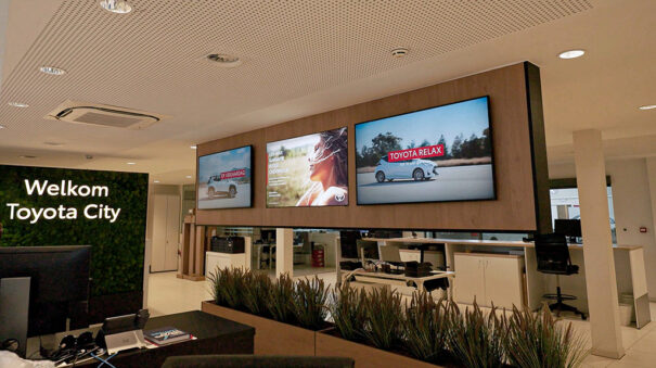 Samsung digital signage concesionarios Toyota
