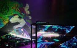 Tenka Taihei LG Signature OLED T