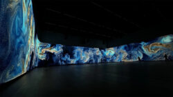 Disguise MGM Macau Fantasy Box