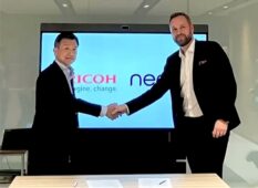 Ivar Johnsrud, CTO of Neat, y Takahiro Irisa, Senior Corporate Officer y Presidente de Ricoh Digital Services Business Unit