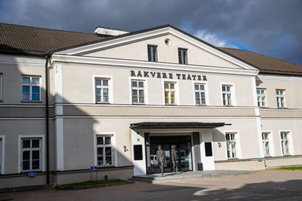 Robe teatro Rakvere LStickland
