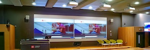 Extron renueva con AV escalable y control el salón de conferencias de LSE