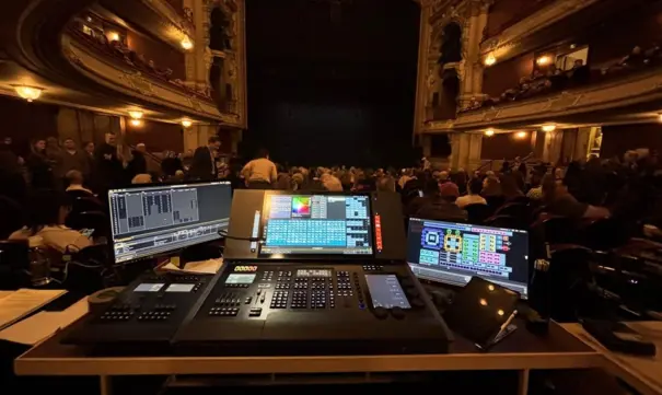 Etc Eos Apex Théâtre International Amsterdam Italie