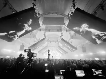 Leyard Carbonlight Mesh Universal Pixels Solomun