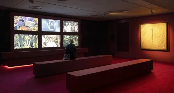 Listening All Night To The Rain Escuchando Toda La Noche La Lluvia John Akomfrah Museo Nacional Thyssen Bornemisza 2025 (写真: Tba21 - Maru Serrano)