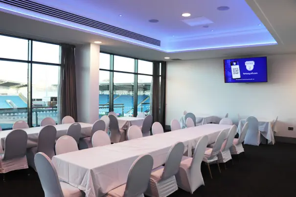 Uniguest Chesterfield Fc 2