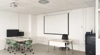 格拉纳达大学 Hiperaula Sennheiser Xilica Magnetron 2