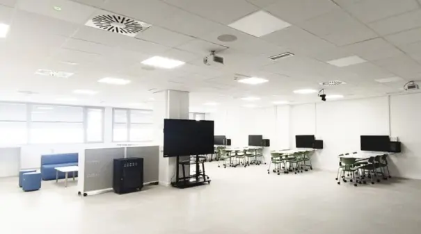 格拉纳达大学 Hiperaula Sennheiser Xilica Magnetron