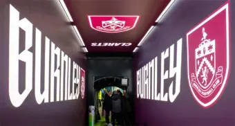 Adi Burnley Turf Moor Tunel Led 2