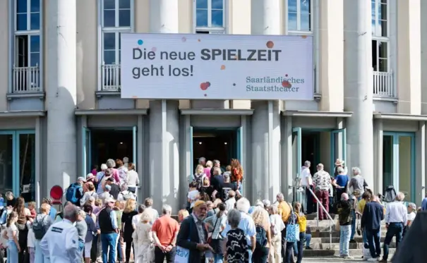 Ppds Philips Urban Led Saarlandisches Staatstheater 2